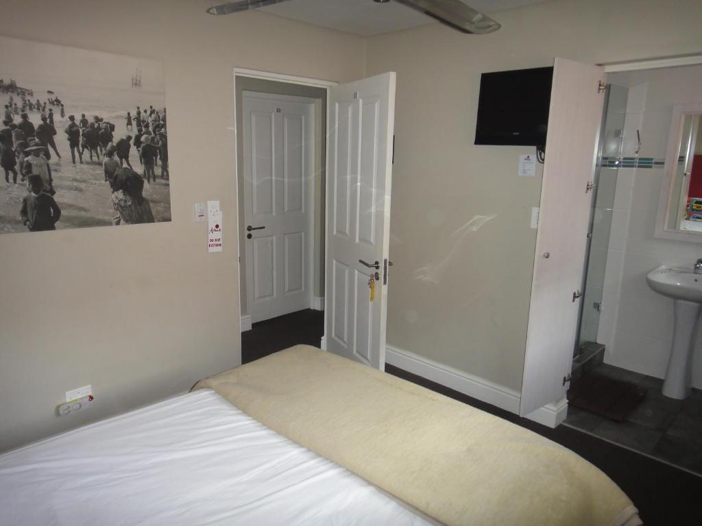 Ashanti Lodge Green Point Cape Town Room photo